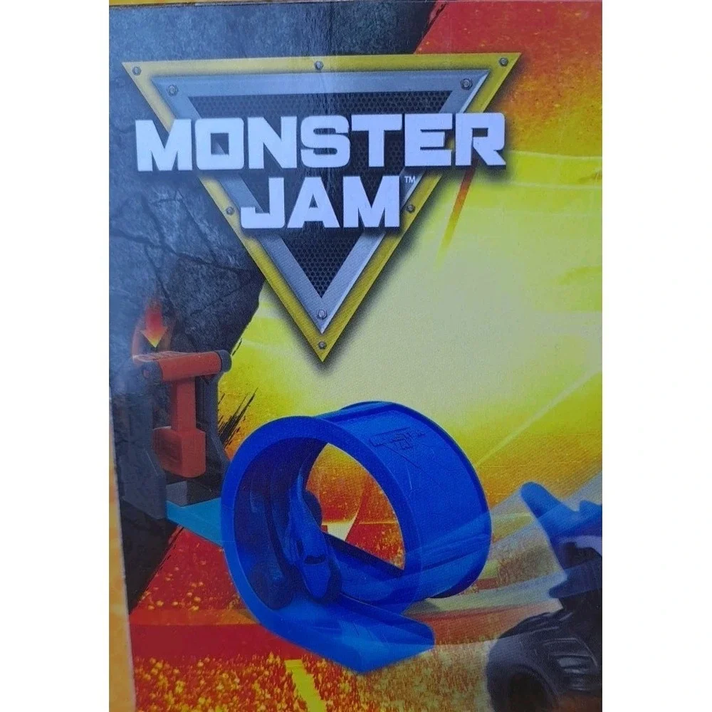 Monster Jam Megalodon ThunderROARus Launcher Playset 2‎ Trucks Track Spin Master